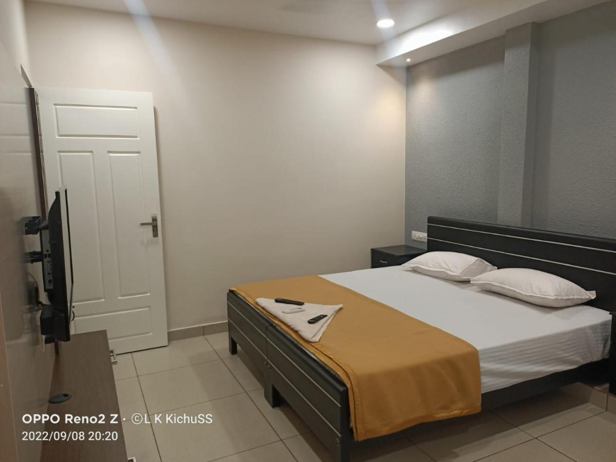 Mhb Motel Kochi ภายนอก รูปภาพ