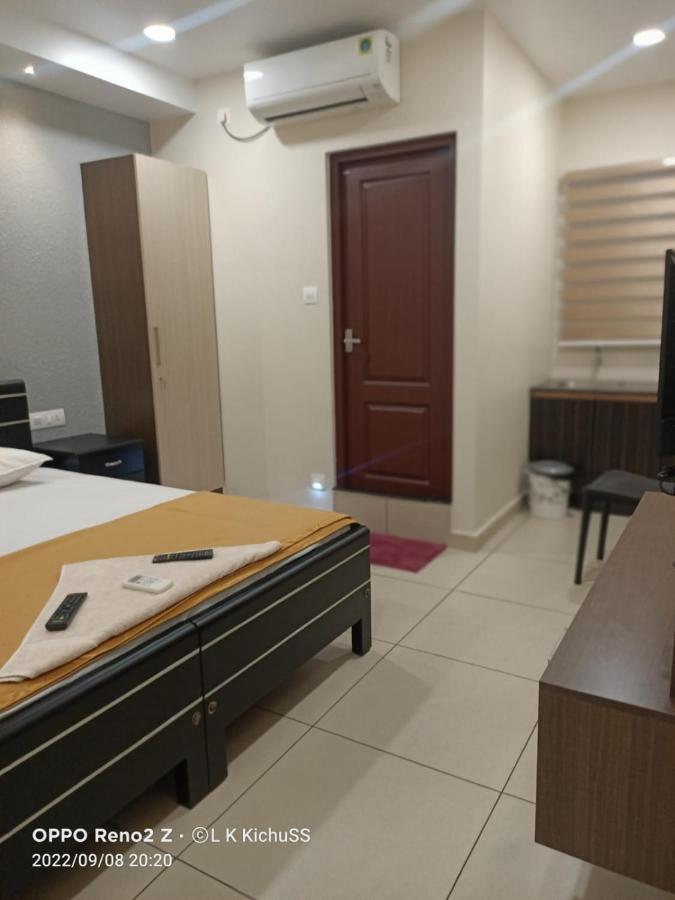 Mhb Motel Kochi ภายนอก รูปภาพ